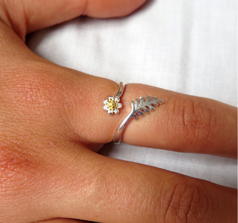 X60 Silver Fern and Flower Ring
