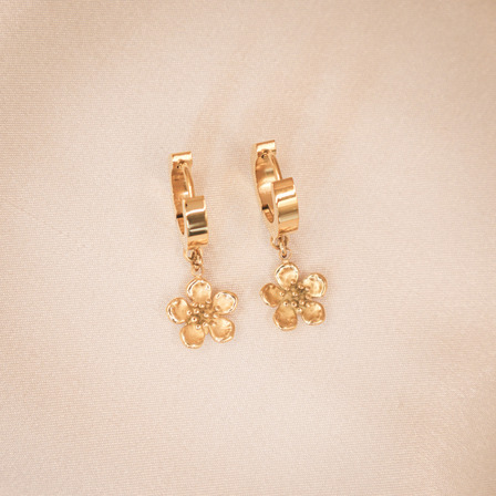 Gold-plated Manuka Flower Huggies